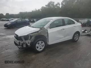 2015 Chevrolet Sonic LS с VIN 1G1JA5SG0F4127009, выставлен на аукционе Copart как лот 71093635 с пробегом 59 852 миль миль и Списание • Salvage title. История ставок и продаж доступна на DreamBid. Изображение 1.