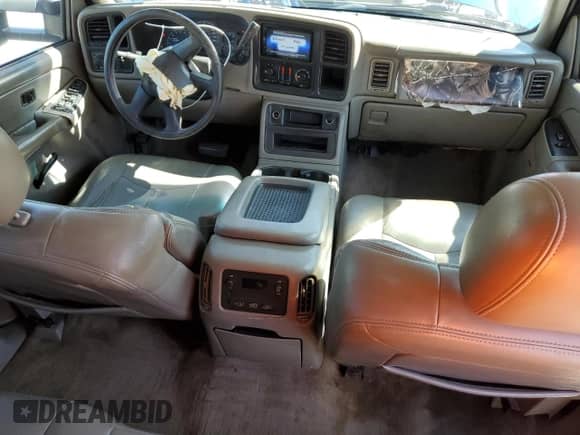 2004 Chevrolet Silverado 2500HD LS с VIN 1GCHC23U74F178933, выставлен на аукционе Copart как лот 49398735 с пробегом 328 702 миль миль и На запчасти • Non repairable. История ставок и продаж доступна на DreamBid. Изображение 8.