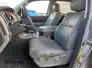 2013 Toyota Tundra z VIN 5TFEM5F19DX063862, wystawiony jako Copart lot #80561585 z przebiegiem 175 175 mil mil oraz Szkoda całkowita • Salvage title. Historia ofert i sprzedaży dostępna na DreamBid. Obrazek 7.