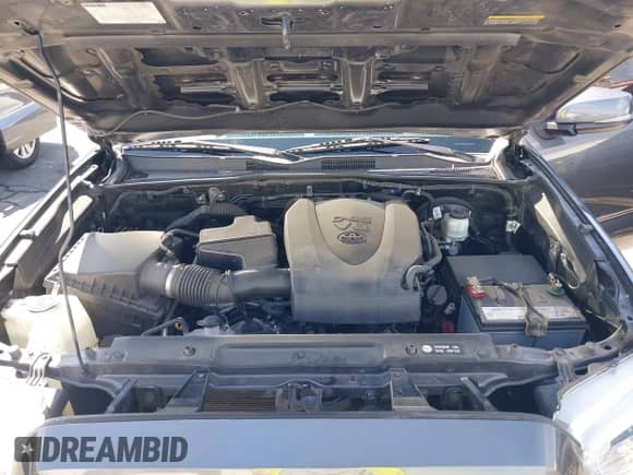 2019 Toyota Tacoma SR5 с VIN 3TMAZ5CN3KM084409, выставлен на аукционе IAAI как лот 43076335 с пробегом 73 078 миль миль и . История ставок и продаж доступна на DreamBid. Изображение 10.