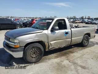 2002 Chevrolet Silverado 1500 z VIN 1GCEC14V02Z319129, wystawiony jako Copart lot #52520475 z przebiegiem Nie podano mil oraz Szkoda całkowita • Salvage title. Historia ofert i sprzedaży dostępna na DreamBid. Obrazek 1.