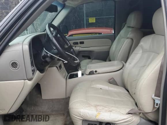 2001 Chevrolet Suburban LS with VIN 3GNEC16T91G165893, listed as a Copart auction lot 72577224 with 270,842 mi miles and Salvage title. Bid and sale history available at DreamBid. Image 7.