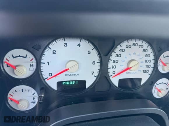 2005 Dodge 1500 SLT with VIN 1D7HU18D35S129646, listed as a Copart auction lot 86195535 with 190,321 mi miles and Clean title. Bid and sale history available at DreamBid. Image 8.
