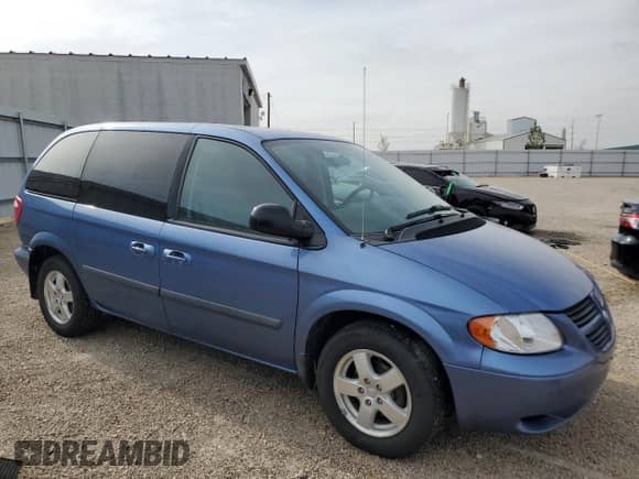 2007 Dodge Caravan SXT with VIN 1D4GP45R07B182731, listed as a Copart auction lot 84584255 with 139,173 mi miles and Salvage title. Bid and sale history available at DreamBid. Image 4.