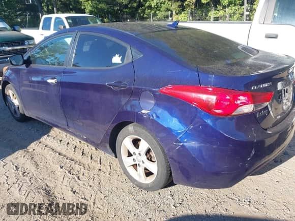 2012 Hyundai Elantra GLS z VIN 5NPDH4AE9CH069062, wystawiony jako IAAI lot #43378552 z przebiegiem 198 518 mil mil oraz . Historia ofert i sprzedaży dostępna na DreamBid. Obrazek 3.