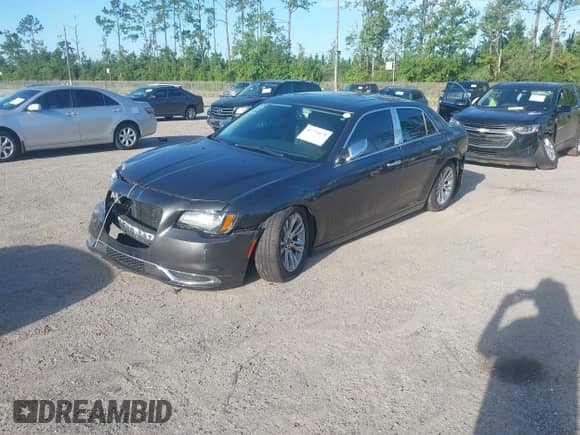 2016 Chrysler 300 C с VIN 2C3CCAEG3GH189950, выставлен на аукционе IAAI как лот 42734670 с пробегом 114 037 миль миль и . История ставок и продаж доступна на DreamBid. Изображение 17.