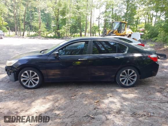 2014 Honda Accord with VIN IHGCR2F51EA203127, listed as a IAAI auction lot 42576997 with 186,302 mi miles and . Bid and sale history available at DreamBid. Image 14.
