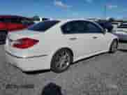 2013 Hyundai Genesis 3.8L z VIN KMHGC4DD0DU231517, wystawiony jako Copart lot #74777994 z przebiegiem 129 206 mil mil oraz Nie do naprawy • Non repairable. Historia ofert i sprzedaży dostępna na DreamBid. Obrazek 3.