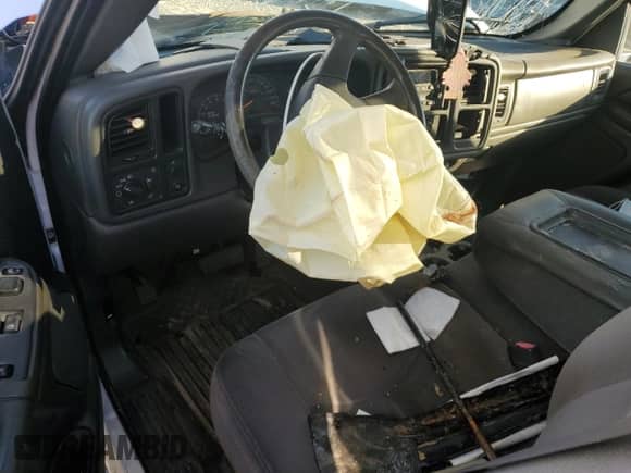 2005 GMC Sierra 1500 Work Truck with VIN 1GTEC14V25Z247208, listed as a Copart auction lot 86598204 with 72,426 mi miles and Non repairable. Bid and sale history available at DreamBid. Image 8.