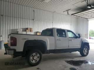 2009 Chevrolet Silverado 2500HD LTZ z VIN 1GCHK63K19F110787, wystawiony jako Copart lot #60410245 z przebiegiem 316 034 mil mil oraz Szkoda całkowita • Salvage title. Historia ofert i sprzedaży dostępna na DreamBid. Obrazek 3.