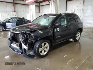 2015 Jeep Compass Latitude z VIN 1C4NJDEB4FD258009, wystawiony jako Copart lot #82124945 z przebiegiem 140 380 mil mil oraz Szkoda całkowita • Salvage title. Historia ofert i sprzedaży dostępna na DreamBid. Obrazek 1.
