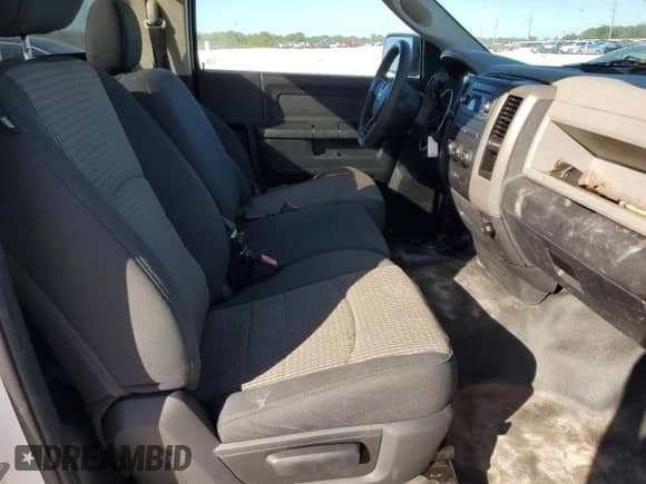 2012 Ram 1500 ST z VIN 3C6JD6DP9CG241260, wystawiony jako Copart lot #81074824 z przebiegiem 183 387 mil mil oraz Szkoda całkowita • Salvage title. Historia ofert i sprzedaży dostępna na DreamBid. Obrazek 10.