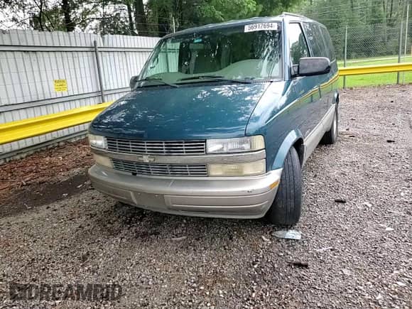2002 Chevrolet Astro с VIN 1GNDM19X02B110895, выставлен на аукционе Copart как лот 70704784 с пробегом 176 736 миль миль и Списание • Salvage title. История ставок и продаж доступна на DreamBid. Изображение 11.