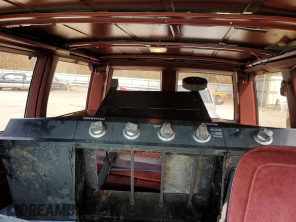 1989 Chevrolet Astro с VIN 1GNDM15Z8KB218379, выставлен на аукционе Copart как лот 77414554 с пробегом 147 680 миль миль и Списание • Salvage title. История ставок и продаж доступна на DreamBid. Изображение 10.