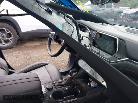 2020 Chevrolet Blazer RS with VIN 3GNKBKRS3LS556570, listed as a IAAI auction lot 42723884 with Not provided miles and . Bid and sale history available at DreamBid. Image 5.