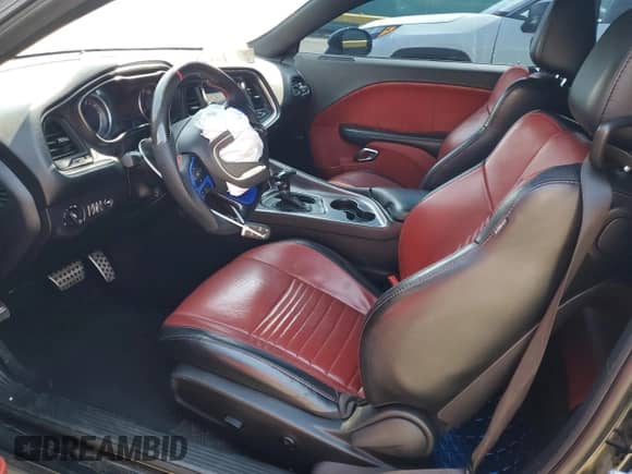 2016 Dodge Challenger R/T Plus Shaker with VIN 2C3CDZBTXGH245962, listed as a Copart auction lot 70198195 with 98,241 mi miles and Salvage title. Bid and sale history available at DreamBid. Image 7.