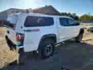 2020 Toyota Tacoma SR5 z VIN 3TMCZ5AN4LM294482, wystawiony jako Copart lot #90620945 z przebiegiem 135 293 mil mil oraz Szkoda całkowita • Salvage title. Historia ofert i sprzedaży dostępna na DreamBid. Obrazek 3.