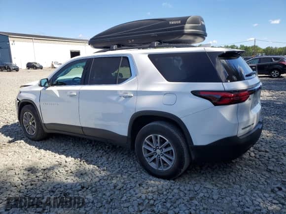 2022 Chevrolet Traverse LT with VIN 1GNEVHKW2NJ167265, listed as a Copart auction lot 70403765 with 26,793 mi miles and Salvage title. Bid and sale history available at DreamBid. Image 2.