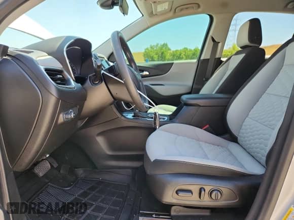 2020 Chevrolet Equinox LT с VIN 2GNAXTEV8L6171927, выставлен на аукционе Copart как лот 69776135 с пробегом 39 532 миль миль и Списание • Salvage title. История ставок и продаж доступна на DreamBid. Изображение 7.