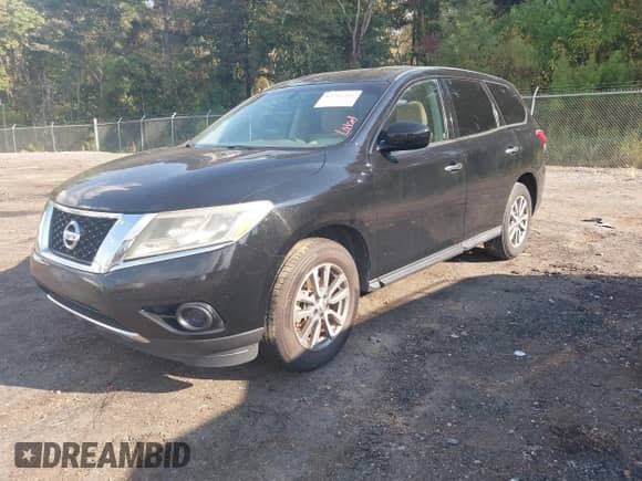 2013 Nissan Pathfinder SV with VIN 5N1AR2MN0DC634873, listed as a IAAI auction lot 43202561 with 224,573 mi miles and . Bid and sale history available at DreamBid. Image 2.