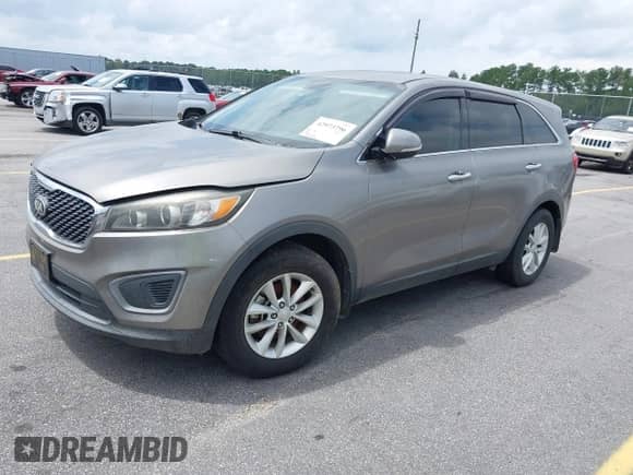 2017 Kia Sorento LX with VIN 5XYPG4A39HG205283, listed as a IAAI auction lot 42973796 with 114,550 mi miles and . Bid and sale history available at DreamBid. Image 18.
