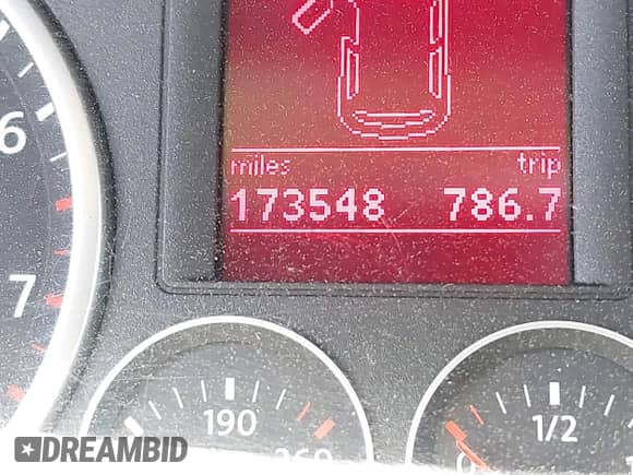 2009 Volkswagen Tiguan S с VIN WVGAV75N39W003418, выставлен на аукционе IAAI как лот 42228870 с пробегом 173 548 миль миль и . История ставок и продаж доступна на DreamBid. Изображение 7.