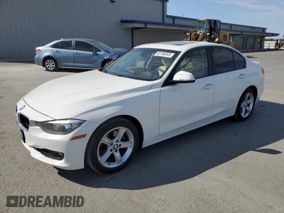 2013 BMW 3 Series 328i z VIN WBA3C1G56DNR46122, wystawiony jako Copart lot #82156345 z przebiegiem 86 181 mil mil oraz Szkoda całkowita • Salvage title. Historia ofert i sprzedaży dostępna na DreamBid. Obrazek 1.