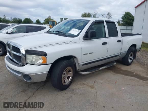 2005 Dodge 1500 SLT z VIN 1D7HA18N95S135114, wystawiony jako IAAI lot #43433659 z przebiegiem 206 382 mil mil oraz . Historia ofert i sprzedaży dostępna na DreamBid. Obrazek 2.