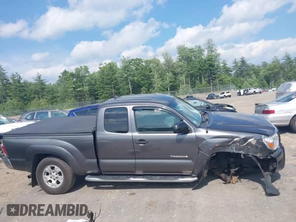 2014 Toyota Tacoma с VIN 5TFUX4ENXEX027195, выставлен на аукционе IAAI как лот 42527036 с пробегом 171 524 миль миль и . История ставок и продаж доступна на DreamBid. Изображение 6.