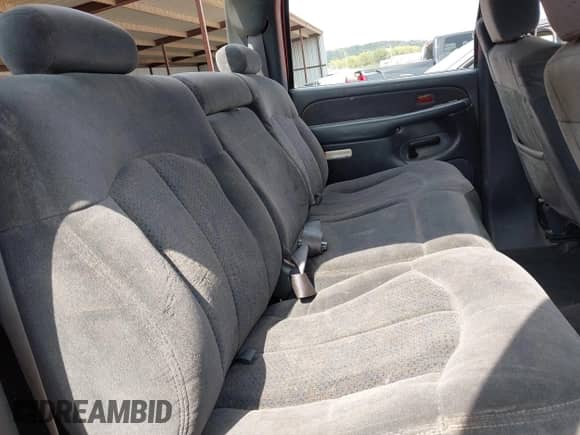 2002 Chevrolet Silverado 2500HD LS с VIN 1GCHK23U22F244577, выставлен на аукционе IAAI как лот 43239114 с пробегом 280 873 миль миль и . История ставок и продаж доступна на DreamBid. Изображение 8.