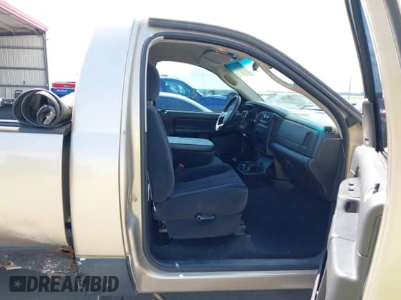 2005 Dodge 1500 ST with VIN 1D7HU16N25J566121, listed as a IAAI auction lot 42977631 with 151,501 mi miles and . Bid and sale history available at DreamBid. Image 5.