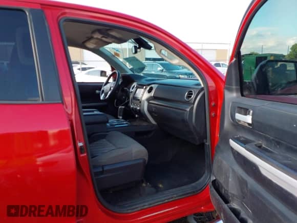 2018 Toyota Tundra SR с VIN 5TFUW5F17JX713466, выставлен на аукционе IAAI как лот 42357423 с пробегом 302 981 миль миль и . История ставок и продаж доступна на DreamBid. Изображение 5.