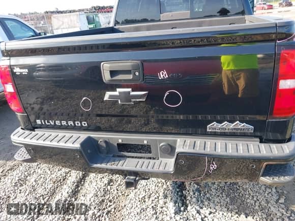2014 Chevrolet Silverado 1500 High Country with VIN 3GCUKTEC7EG272127, listed as a IAAI auction lot 42465267 with 190,924 mi miles and . Bid and sale history available at DreamBid. Image 16.