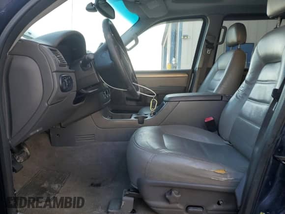 2004 Ford Explorer XLT с VIN 1FMZU73K34UC37013, выставлен на аукционе Copart как лот 42126495 с пробегом 184 118 миль миль и Списание • Salvage title. История ставок и продаж доступна на DreamBid. Изображение 7.