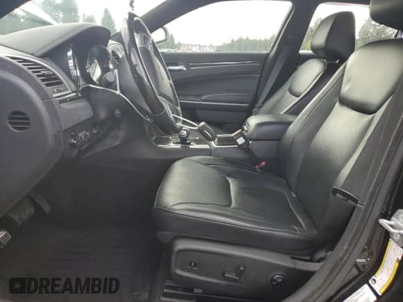 2014 Chrysler 300 C with VIN 2C3CCAKG8EH253109, listed as a Copart auction lot 81906515 with 41,879 mi miles and Salvage title. Bid and sale history available at DreamBid. Image 7.