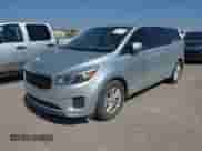 2017 Kia Sedona L z VIN KNDMA5C15H6258913, wystawiony jako IAAI lot #42667080 z przebiegiem 236 537 mil mil oraz . Historia ofert i sprzedaży dostępna na DreamBid. Obrazek 17.