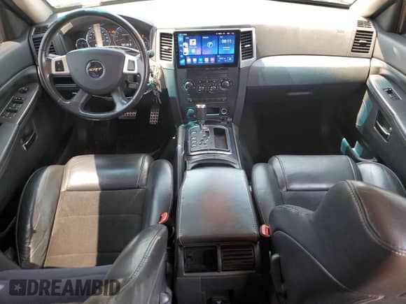 2008 Jeep Grand Cherokee SRT-8 z VIN 1J8HR78398C101363, wystawiony jako Copart lot #63618635 z przebiegiem 124 501 mil mil oraz Szkoda całkowita • Salvage title. Historia ofert i sprzedaży dostępna na DreamBid. Obrazek 8.