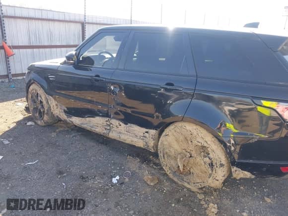 2020 Land Rover Range Rover Sport HSE with VIN SALWR2SU4LA886990, listed as a IAAI auction lot 41685790 with 67,878 mi miles and . Bid and sale history available at DreamBid. Image 6.