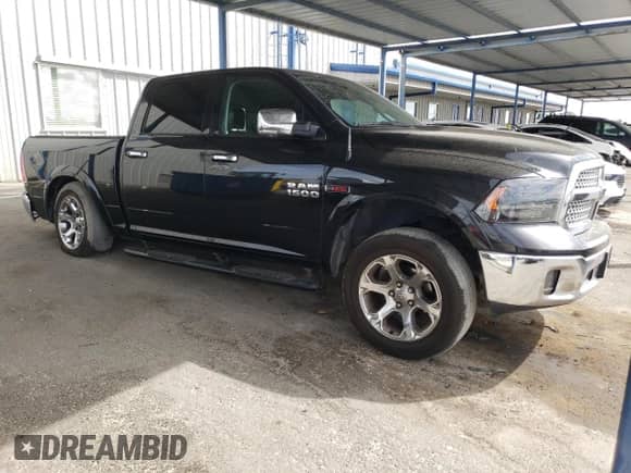 2016 Ram 1500 Laramie z VIN 1C6RR7NM4GS374537, wystawiony jako Copart lot #72037345 z przebiegiem 192 433 mil mil oraz Szkoda całkowita • Salvage title. Historia ofert i sprzedaży dostępna na DreamBid. Obrazek 4.
