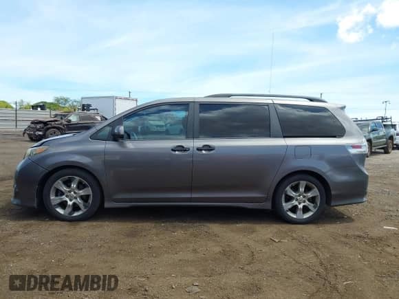 2013 Toyota Sienna SE with VIN 5TDXK3DC2DS324200, listed as a IAAI auction lot 43118012 with 158,753 mi miles and . Bid and sale history available at DreamBid. Image 14.