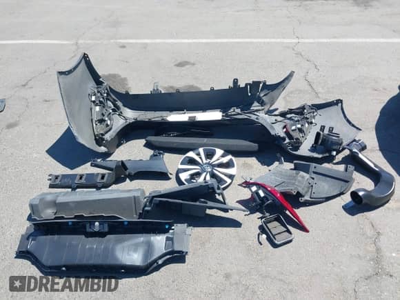 2018 Toyota Prius Plus z VIN JTDKARFP3J3073801, wystawiony jako IAAI lot #42903373 z przebiegiem 90 429 mil mil oraz . Historia ofert i sprzedaży dostępna na DreamBid. Obrazek 12.