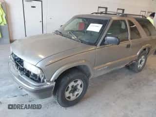 2002 Chevrolet Blazer LS с VIN 1GNCT18W02K164091, выставлен на аукционе IAAI как лот 43535067 с пробегом 197 285 миль миль и . История ставок и продаж доступна на DreamBid. Изображение 2.