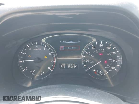 2014 Nissan Pathfinder S z VIN 5N1AR2MM3EC603111, wystawiony jako IAAI lot #41815459 z przebiegiem 169 276 mil mil oraz . Historia ofert i sprzedaży dostępna na DreamBid. Obrazek 7.