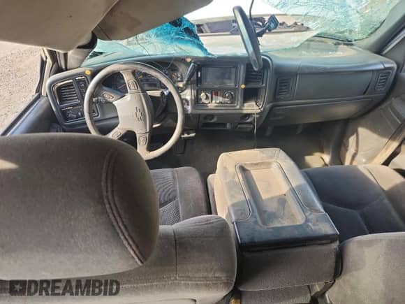 2005 Chevrolet Silverado 2500HD LS с VIN 1GCHK23225F941993, выставлен на аукционе Copart как лот 63600455 с пробегом Не указан миль и Списание • Salvage title. История ставок и продаж доступна на DreamBid. Изображение 8.