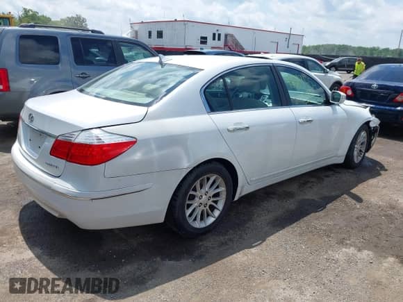 2011 Hyundai Genesis с VIN KMHGC4DE7BU137396, выставлен на аукционе IAAI как лот 42219554 с пробегом 168 756 миль миль и . История ставок и продаж доступна на DreamBid. Изображение 4.