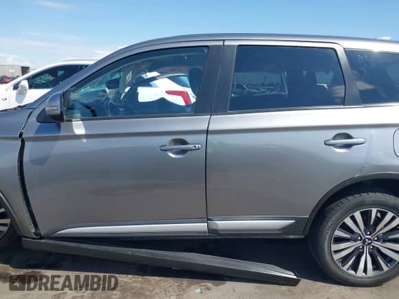 2020 Mitsubishi Outlander ES с VIN JA4AZ3A38LZ044519, выставлен на аукционе IAAI как лот 43252762 с пробегом 127 140 миль миль и . История ставок и продаж доступна на DreamBid. Изображение 14.