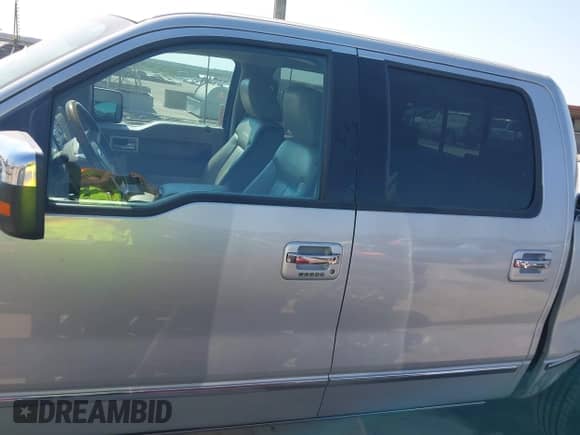 2009 Ford F-150 XL с VIN 1FTPW12V99FB12060, выставлен на аукционе IAAI как лот 43346015 с пробегом 216 622 миль миль и . История ставок и продаж доступна на DreamBid. Изображение 15.