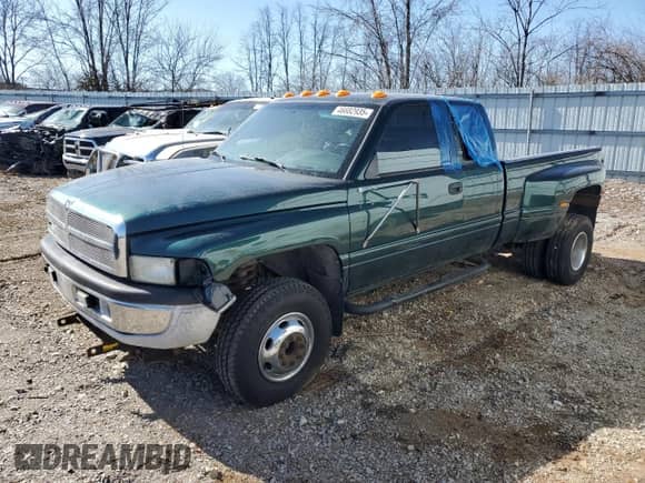 2002 Dodge 3500 z VIN 3B7MF33672M299598, wystawiony jako Copart lot #46682935 z przebiegiem 137 780 mil mil oraz Szkoda całkowita • Salvage title. Historia ofert i sprzedaży dostępna na DreamBid. Obrazek 1.