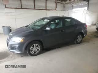 2017 Chevrolet Sonic LS с VIN 1G1JB5SH9H4142746, выставлен на аукционе Copart как лот 81568665 с пробегом 148 068 миль миль и Списание • Salvage title. История ставок и продаж доступна на DreamBid. Изображение 1.