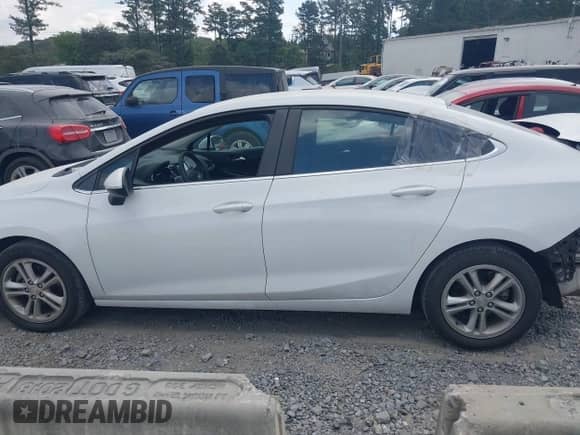 2018 Chevrolet Cruze LT с VIN 1G1BE5SM5J7153286, выставлен на аукционе IAAI как лот 43123664 с пробегом 97 154 миль миль и . История ставок и продаж доступна на DreamBid. Изображение 14.